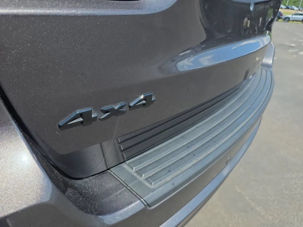 Used 2019 Jeep Grand Cherokee Altitude AWD/4WD image 11