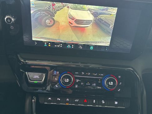 Used 2022 GMC Sierra 1500 AT4 w/ AT4 Premium Package AWD/4WD image 17