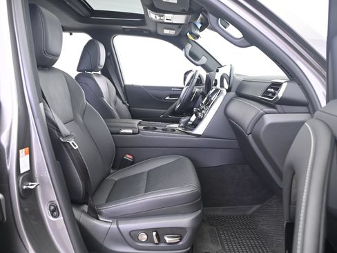 Used 2026 Lexus LX 700h Luxury AWD/4WD image 25