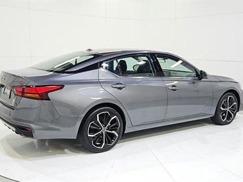 Certified 2025 Nissan Altima 2.5 SR FWD image 8