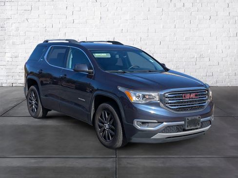 Used 2018 GMC Acadia SLT image 2