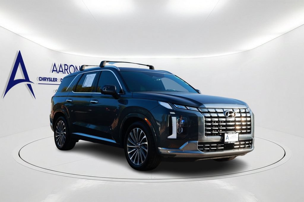 Used 2024 Hyundai Palisade Calligraphy FWD image 3