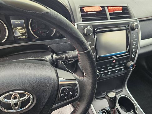 Used 2017 Toyota Camry LE FWD image 25