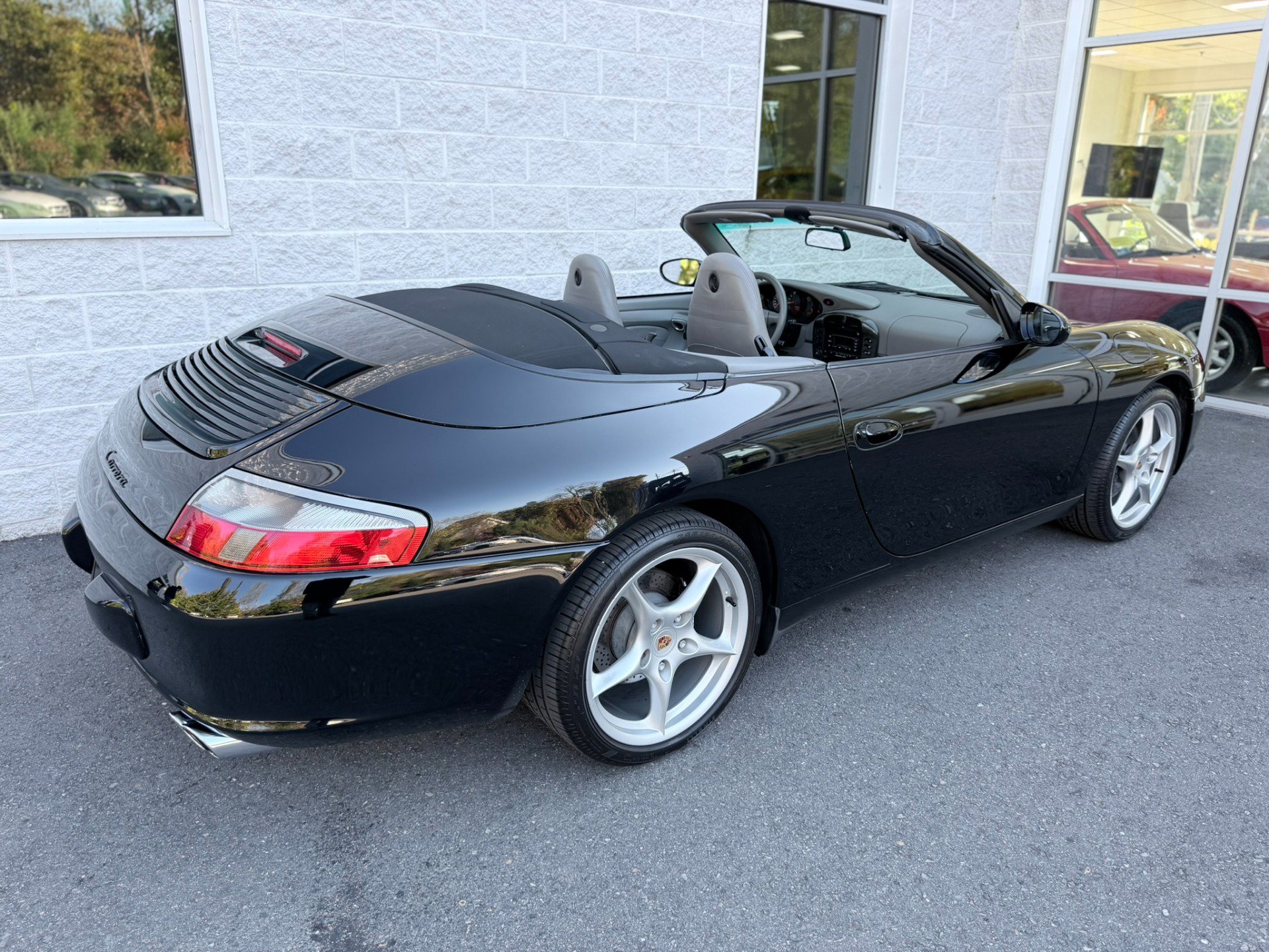 Used 2002 Porsche 911 Carrera 4 AWD/4WD image 43
