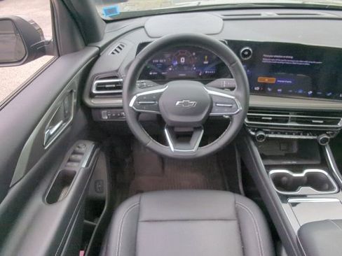 Used 2024 Chevrolet Traverse LT w/ Midnight/Sport Edition AWD/4WD image 7
