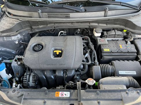 Used 2025 Kia Soul LX w/ LX Technology Package FWD image 25