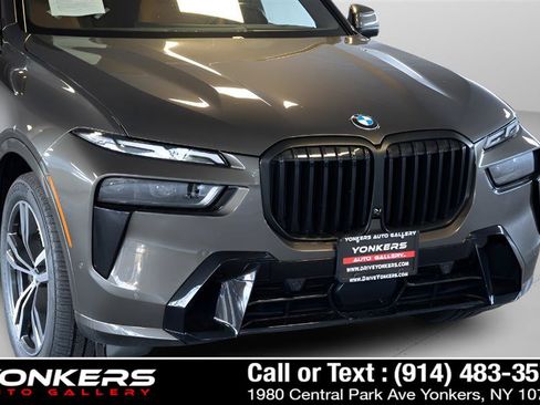 Used 2023 BMW X7 xDrive40i w/ M Sport Package AWD/4WD image 75