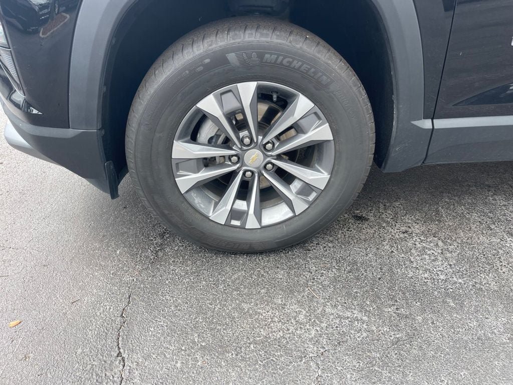Used 2026 Chevrolet Equinox LT AWD/4WD image 10