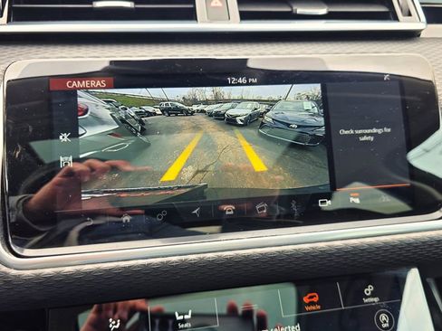 Used 2020 Land Rover Range Rover Velar S image 31