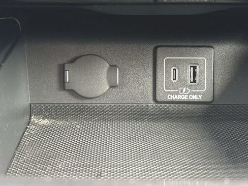 Used 2019 Nissan Pathfinder SV AWD/4WD image 34