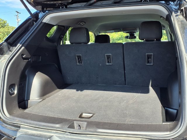Used 2025 Chevrolet Blazer LT FWD image 19