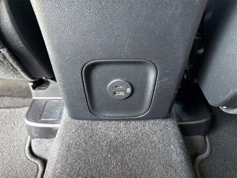 Used 2020 Ford Escape SE image 25