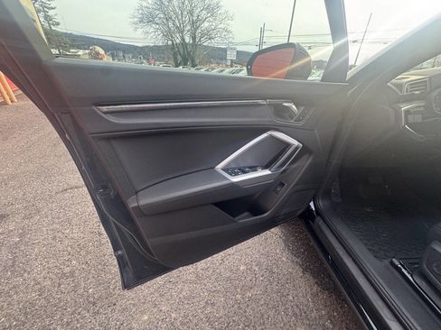 Used 2020 Audi Q3 2.0T Premium w/ Convenience Package image 29