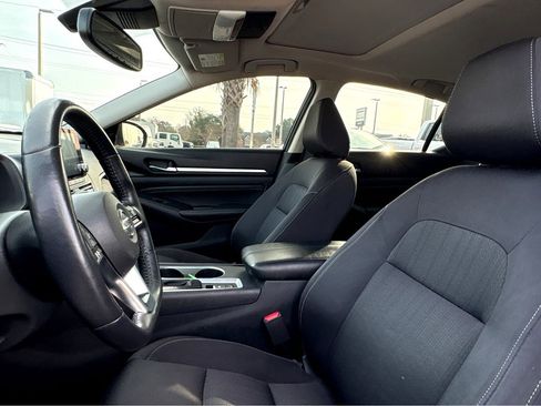 Used 2019 Nissan Altima 2.5 SV image 17