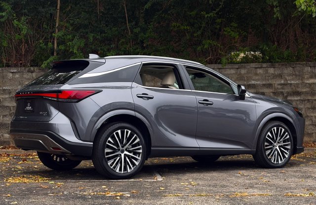 Certified 2023 Lexus RX 350 Premium Plus w/ Cold Area Package AWD/4WD image 5