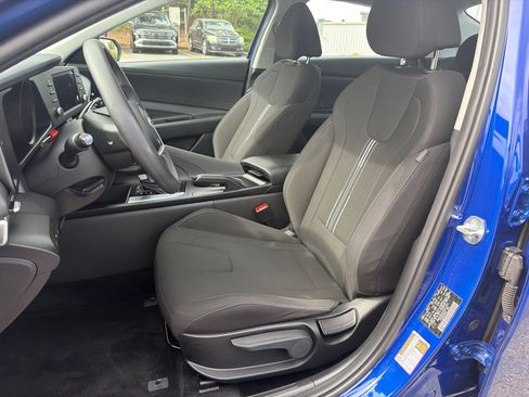 Used 2023 Hyundai Elantra SEL image 9