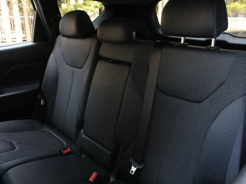 Used 2019 Hyundai Santa Fe SE image 16