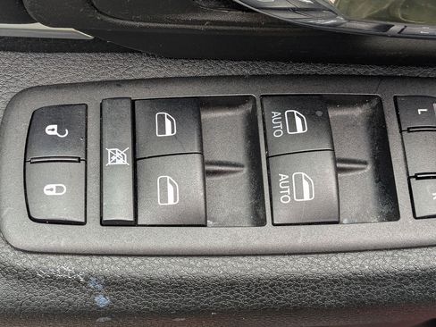 Used 2024 RAM 1500 Warlock RWD image 12