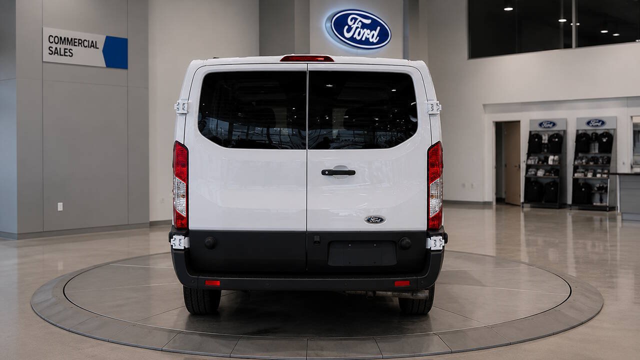 Used 2024 Ford Transit 250 Low Roof RWD image 4