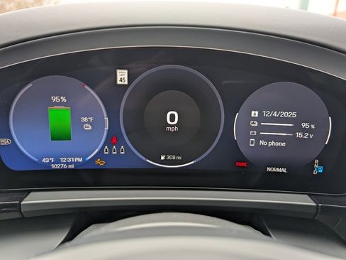 Certified 2024 Porsche Macan 4 Electric image 12