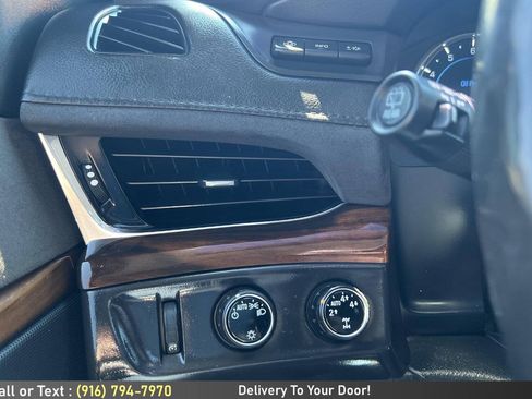 Used 2016 Cadillac Escalade Luxury AWD/4WD image 24