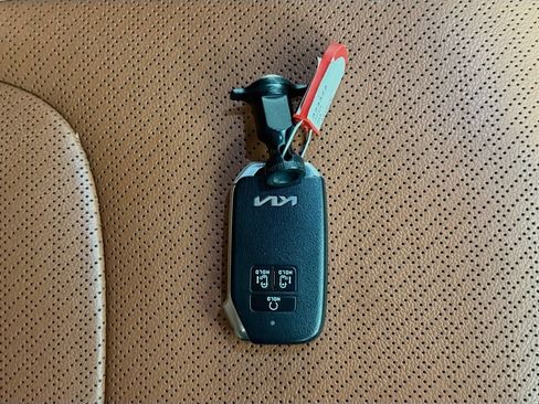 Used 2024 Kia Carnival SX Prestige FWD image 43