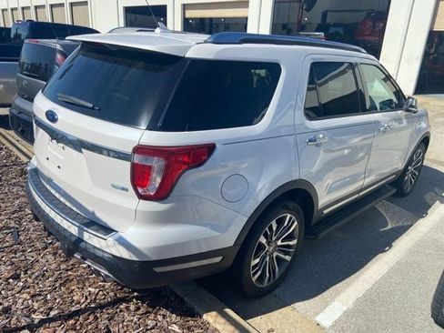 Used 2018 Ford Explorer Platinum image 5