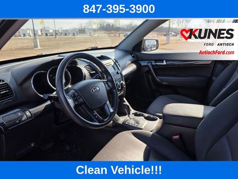 Used 2013 Kia Sorento LX w/ Convenience Pkg image 14