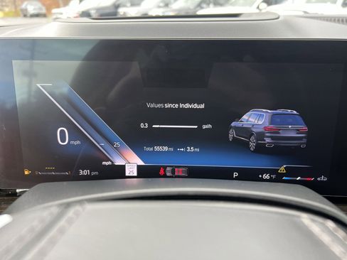 Used 2023 BMW X7 xDrive40i w/ Premium Package image 17