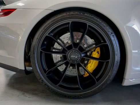 Used 2018 Porsche 911 GT3 image 44