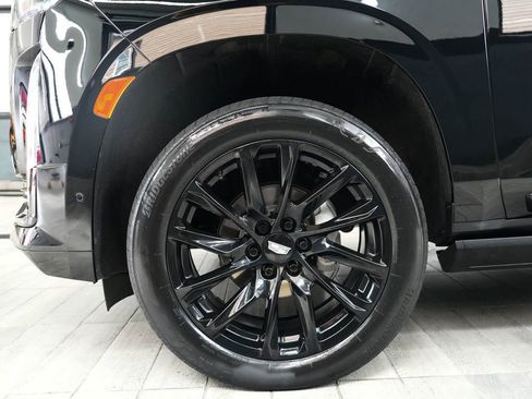 Used 2023 Cadillac Escalade ESV Sport w/ LPO, ONYX Package AWD/4WD image 9