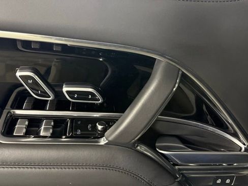 Used 2023 Land Rover Range Rover SE image 10