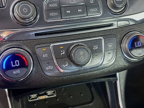 Used 2019 Chevrolet Impala Premier FWD image 16