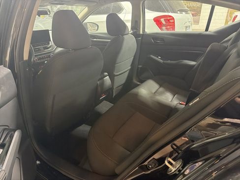 Used 2023 Nissan Altima 2.5 SV w/ SV Premium Package image 10