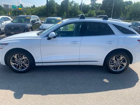 Used 2023 Genesis GV70 2.5T w/ Advanced Package AWD/4WD image 2