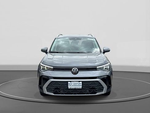 New 2026 Volkswagen Taos SE FWD image 2