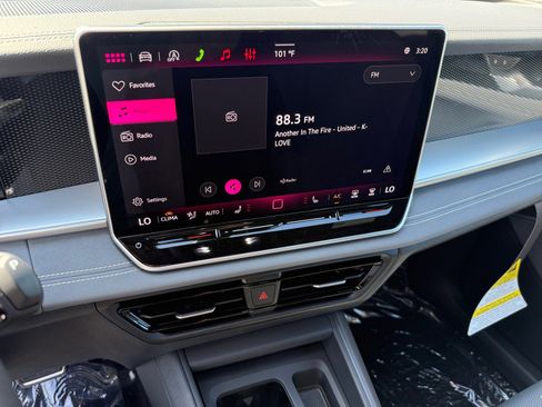 New 2026 Volkswagen Tiguan SE R-Line AWD/4WD image 12