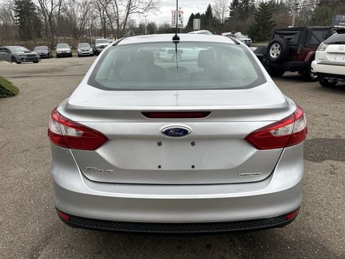 Used 2013 Ford Focus S FWD image 5
