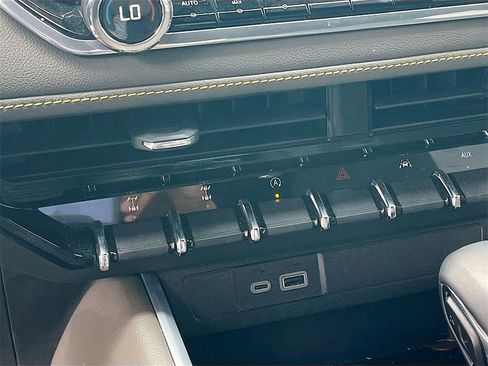 Used 2024 Chevrolet Colorado ZR2 w/ Technology Package image 16