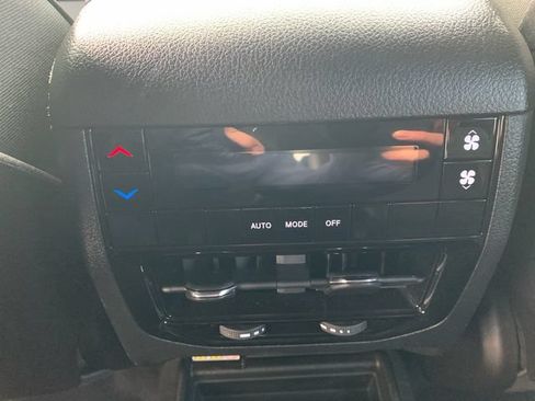 Used 2025 Jeep Grand Cherokee L Altitude AWD/4WD image 18
