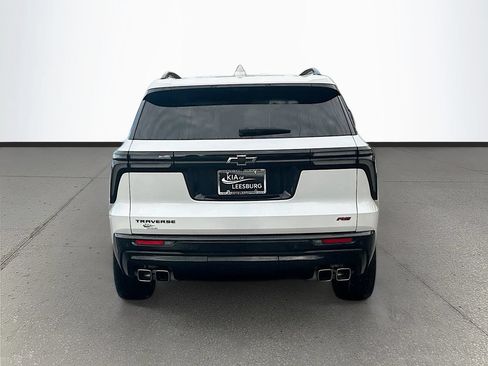 Used 2024 Chevrolet Traverse RS FWD image 6