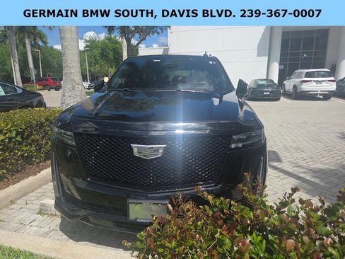 Used 2023 Cadillac Escalade Sport Platinum w/ LPO, ONYX Package image 3