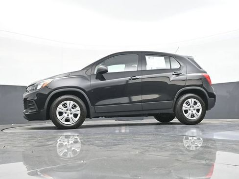 Used 2017 Chevrolet Trax LS FWD image 56