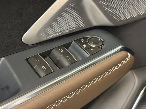 New 2026 GMC Acadia Denali Ultimate w/ LPO, Floor Liner Package AWD/4WD image 10