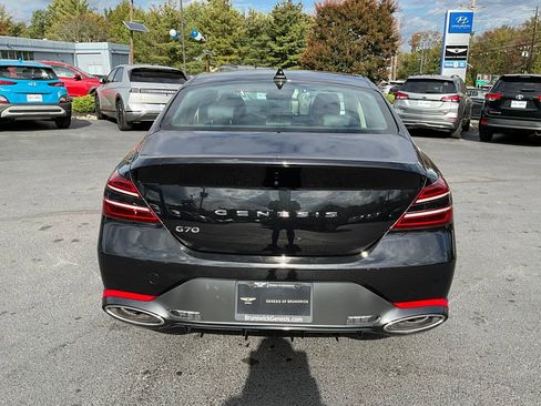 Used 2025 Genesis G70 2.5T image 6