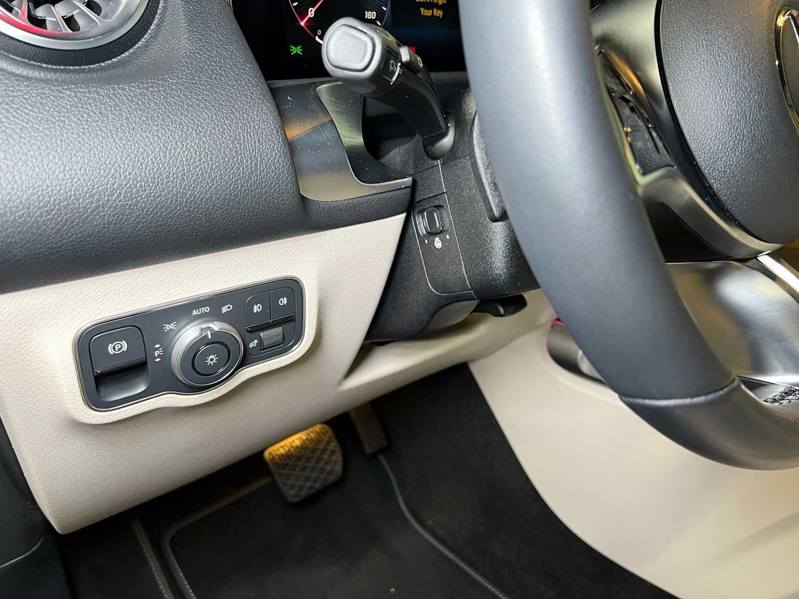 Certified 2026 Mercedes-Benz GLB 250 4MATIC image 27