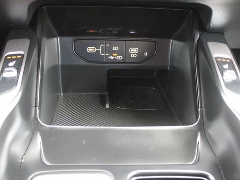 Certified 2025 Kia Sorento S FWD image 37