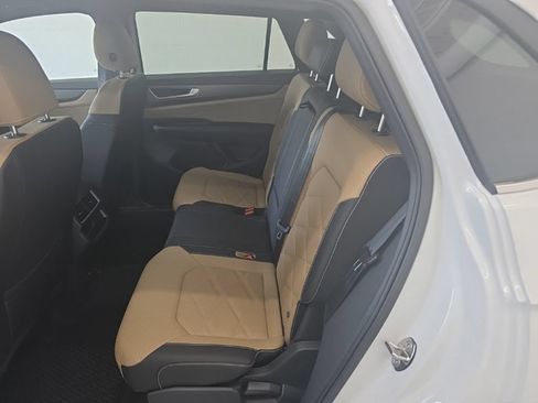 New 2026 Volkswagen Atlas Cross Sport SE AWD/4WD image 18