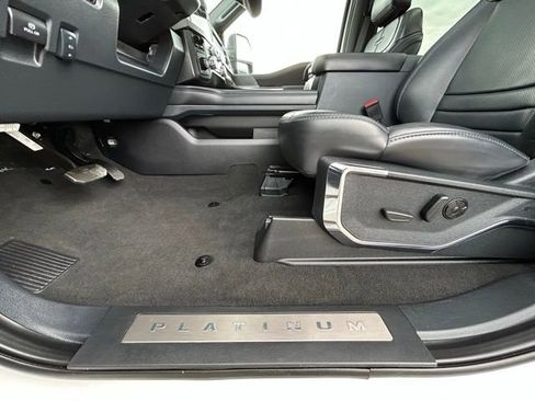 Used 2025 Ford F350 Platinum AWD/4WD image 38