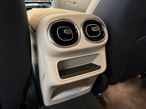 Certified 2025 Mercedes-Benz GLC 350e 4MATIC image 37